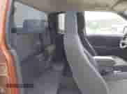 2006 Chevrolet Colorado Work Truck z VIN 1GCDT196468264628, wystawiony jako IAAI lot #42394743 z przebiegiem 227 454 mil mil oraz . Historia ofert i sprzedaży dostępna na DreamBid. Obrazek 8.