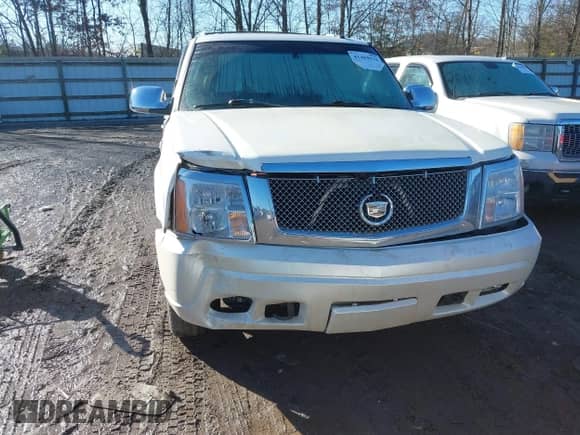 2002 Cadillac Escalade с VIN 1GYEK63N12R274648, выставлен на аукционе IAAI как лот 41404932 с пробегом 216 194 миль миль и . История ставок и продаж доступна на DreamBid. Изображение 6.