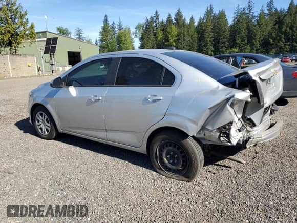 2018 Chevrolet Sonic LS с VIN 1G1JB5SH5J4117333, выставлен на аукционе Copart как лот 53518245 с пробегом 40 331 миль миль и Списание • Salvage title. История ставок и продаж доступна на DreamBid. Изображение 2.