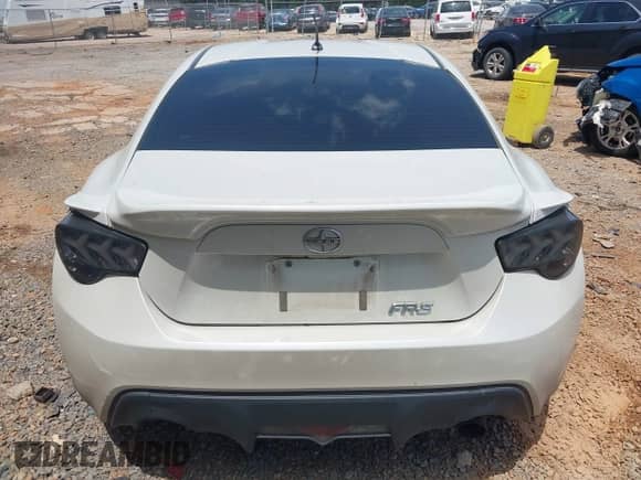 2014 Scion FR-S z VIN JF1ZNAA1XE9709811, wystawiony jako IAAI lot #42542360 z przebiegiem 117 813 mil mil oraz . Historia ofert i sprzedaży dostępna na DreamBid. Obrazek 16.