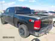 2013 GMC Sierra 1500 SLE z VIN 3GTP2VE7XDG185672, wystawiony jako IAAI lot #43336180 z przebiegiem 236 690 mil mil oraz . Historia ofert i sprzedaży dostępna na DreamBid. Obrazek 3.