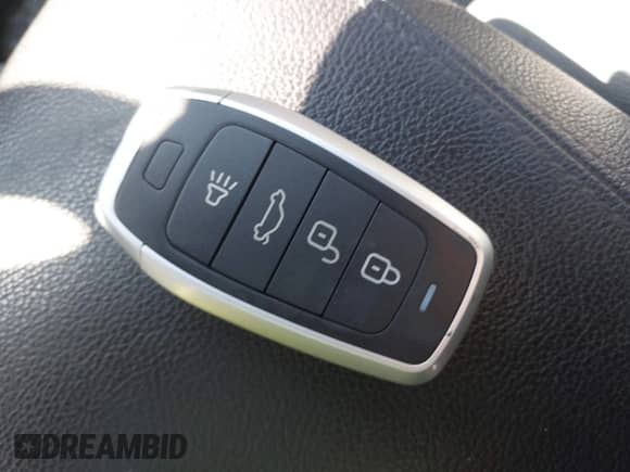 2012 Hyundai Sonata SE z VIN 5NPEC4AC4CH391092, wystawiony jako IAAI lot #43241155 z przebiegiem 137 266 mil mil oraz . Historia ofert i sprzedaży dostępna na DreamBid. Obrazek 11.