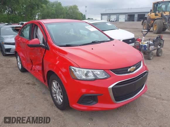 2020 Chevrolet Sonic LT with VIN 1G1JD5SB3L4104217, listed as a IAAI auction lot 42332134 with 121,577 mi miles and . Bid and sale history available at DreamBid. Image 1.