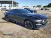 2019 Ford Mustang EcoBoost z VIN 1FA6P8TH1K5185953, wystawiony jako Copart lot #82534085 z przebiegiem 78 873 mil mil oraz Szkoda całkowita • Salvage title. Historia ofert i sprzedaży dostępna na DreamBid. Obrazek 4.