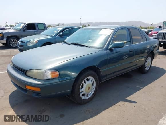 1996 Toyota Camry LE z VIN JT2BF12K0T0176314, wystawiony jako IAAI lot #42730853 z przebiegiem 197 978 mil mil oraz . Historia ofert i sprzedaży dostępna na DreamBid. Obrazek 2.
