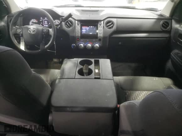 2019 Toyota Tundra SR с VIN 5TFUM5F1XKX083627, выставлен на аукционе Copart как лот 67292995 с пробегом 88 481 миль миль и Списание • Salvage title. История ставок и продаж доступна на DreamBid. Изображение 8.