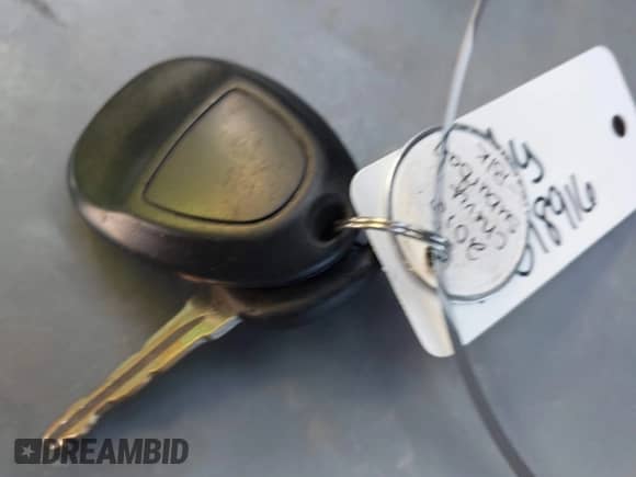 2010 Chevrolet Suburban LT z VIN 1GNUCJE08AR133987, wystawiony jako IAAI lot #42413997 z przebiegiem 268 401 mil mil oraz . Historia ofert i sprzedaży dostępna na DreamBid. Obrazek 11.