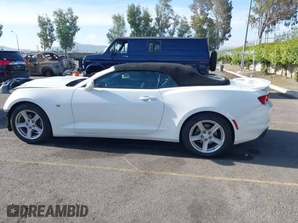 2019 Chevrolet Camaro 1LT z VIN 1G1FB3DS7K0120438, wystawiony jako IAAI lot #42020580 z przebiegiem 91 640 mil mil oraz . Historia ofert i sprzedaży dostępna na DreamBid. Obrazek 15.