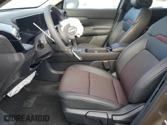 2025 Nissan Kicks SR с VIN 3N8AP6DD1SL428993, выставлен на аукционе Copart как лот 64456315 с пробегом 189 миль миль и Списание • Salvage title. История ставок и продаж доступна на DreamBid. Изображение 7.