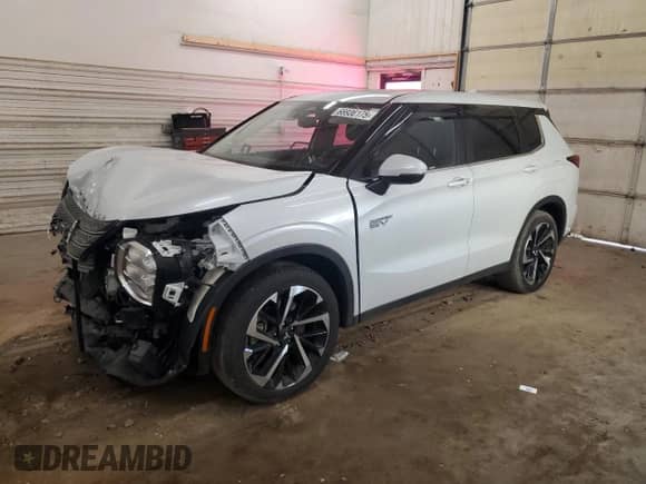 2023 Mitsubishi Outlander SE z VIN JA4T5UA98PZ059073, wystawiony jako Copart lot #66936175 z przebiegiem 17 115 mil mil oraz Szkoda całkowita • Salvage title. Historia ofert i sprzedaży dostępna na DreamBid. Obrazek 1.