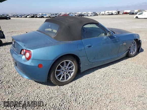 2005 BMW Z4 2.5i with VIN 4USBT33585LS58078, listed as a Copart auction lot 63306705 with 159,396 mi miles and Clean title. Bid and sale history available at DreamBid. Image 3.