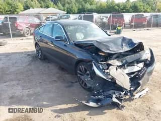 2019 BMW 3 Series 330i xDrive with VIN WBA8Z9C57KB220647, listed as a IAAI auction lot 43161371 with 104,400 mi miles and . Bid and sale history available at DreamBid. Image 1.