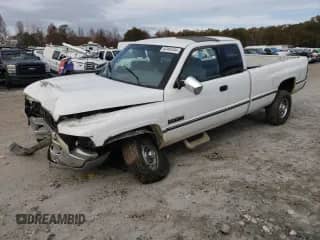1997 Dodge 2500 with VIN 3B7KF23D4VM553062, listed as a Copart auction lot 82484444 with 173,965 mi miles and Salvage title. Bid and sale history available at DreamBid. Image 1.