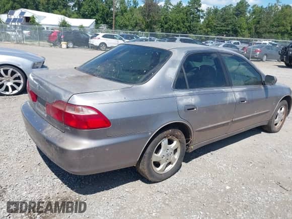 2000 Honda Accord EX with VIN 1HGCG5666YA086598, listed as a IAAI auction lot 43093529 with 137,049 mi miles and . Bid and sale history available at DreamBid. Image 4.