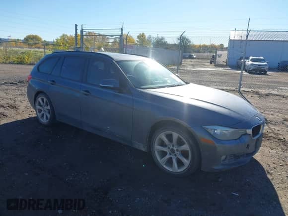 2014 BMW 3 Series 328i xDrive с VIN WBA3G7C52EF186165, выставлен на аукционе IAAI как лот 43443741 с пробегом 188 931 миль миль и . История ставок и продаж доступна на DreamBid. Изображение 1.