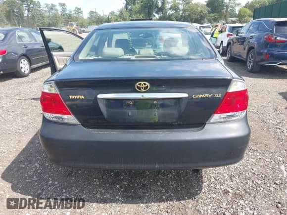 2005 Toyota Camry LE with VIN 4T1BE30K55U061563, listed as a IAAI auction lot 43179072 with 118,381 mi miles and . Bid and sale history available at DreamBid. Image 16.