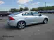 2012 Volvo S60 T5 с VIN YV1622FS0C2110820, выставлен на аукционе Copart как лот 81112215 с пробегом 137 951 миль миль и Списание • Salvage title. История ставок и продаж доступна на DreamBid. Изображение 3.