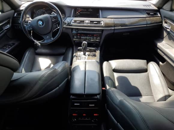 2015 BMW 7 Series 750Li with VIN WBAYE8C55FD782000, listed as a Copart auction lot 52233755 with 92,453 mi miles and Salvage title. Bid and sale history available at DreamBid. Image 8.