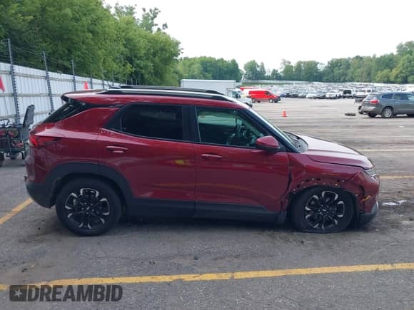 2022 Chevrolet TrailBlazer LT z VIN KL79MPSL0NB063460, wystawiony jako IAAI lot #42875690 z przebiegiem 47 224 mil mil oraz . Historia ofert i sprzedaży dostępna na DreamBid. Obrazek 14.