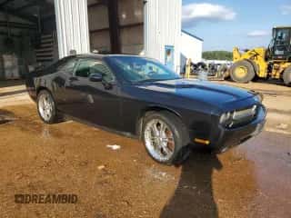 2010 Dodge Challenger SE z VIN 2B3CJ4DVXAH279429, wystawiony jako Copart lot #85328035 z przebiegiem 210 322 mil mil oraz Czysty tytuł • Clean title. Historia ofert i sprzedaży dostępna na DreamBid. Obrazek 4.