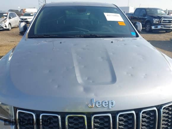 2018 Jeep Grand Cherokee Altitude z VIN 1C4RJEAG2JC111808, wystawiony jako IAAI lot #42772006 z przebiegiem 163 350 mil mil oraz . Historia ofert i sprzedaży dostępna na DreamBid. Obrazek 19.