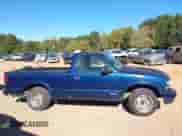 1998 Chevrolet S-10 LS с VIN 1GCCS1447W8187449, выставлен на аукционе IAAI как лот 43439235 с пробегом 193 185 миль миль и . История ставок и продаж доступна на DreamBid. Изображение 13.
