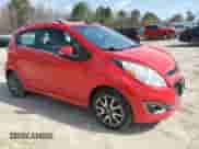 2015 Chevrolet Spark LT z VIN KL8CF6S98FC712573, wystawiony jako Copart lot #46600655 z przebiegiem 76 976 mil mil oraz Czysty tytuł • Clean title. Historia ofert i sprzedaży dostępna na DreamBid. Obrazek 4.
