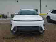 2024 Hyundai Kona SEL с VIN KM8HBCAB9RU117513, выставлен на аукционе Copart как лот 89566575 с пробегом 47 266 миль миль и Чистый • Clean title. История ставок и продаж доступна на DreamBid. Изображение 5.