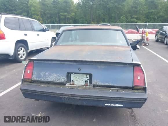 1983 Chevrolet Monte Carlo z VIN 1G1AZ3773DR178154, wystawiony jako IAAI lot #43179123 z przebiegiem 42 547 mil mil oraz . Historia ofert i sprzedaży dostępna na DreamBid. Obrazek 16.
