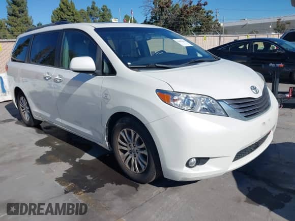 2015 Toyota Sienna XLE with VIN 5TDYK3DC3FS676841, listed as a IAAI auction lot 43497816 with 181,180 mi miles and . Bid and sale history available at DreamBid. Image 1.
