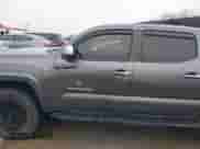 2017 Toyota Tacoma Limited с VIN 5TFEZ5CN1HX027338, выставлен на аукционе IAAI как лот 41551446 с пробегом 190 894 миль миль и . История ставок и продаж доступна на DreamBid. Изображение 14.