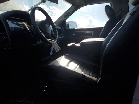 2022 Ram 1500 Tradesman z VIN 3C6JR6DG8NG256711, wystawiony jako Copart lot #71198605 z przebiegiem 30 964 mil mil oraz Szkoda całkowita • Salvage title. Historia ofert i sprzedaży dostępna na DreamBid. Obrazek 7.