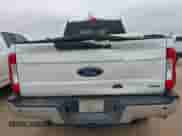 2019 Ford F-250 XL z VIN 1FT7X2B62KEC81439, wystawiony jako IAAI lot #43143386 z przebiegiem 148 419 mil mil oraz . Historia ofert i sprzedaży dostępna na DreamBid. Obrazek 16.