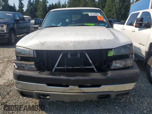 2005 Chevrolet Silverado 2500HD LS z VIN 1GCHK23U25F931501, wystawiony jako Copart lot #70152695 z przebiegiem 81 383 mil mil oraz Szkoda całkowita • Salvage title. Historia ofert i sprzedaży dostępna na DreamBid. Obrazek 5.