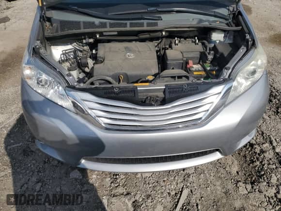 2014 Toyota Sienna XLE z VIN 5TDYK3DC2ES423217, wystawiony jako Copart lot #71523665 z przebiegiem 164 940 mil mil oraz Szkoda całkowita • Salvage title. Historia ofert i sprzedaży dostępna na DreamBid. Obrazek 12.