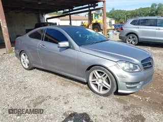 2014 Mercedes-Benz C 250 with VIN WDDGJ4HB5EG193226, listed as a IAAI auction lot 43312537 with 123,369 mi miles and . Bid and sale history available at DreamBid. Image 1.
