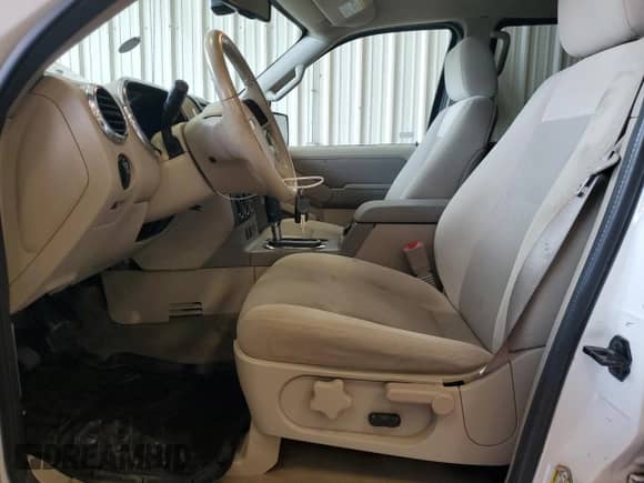 2006 Ford Explorer XLT z VIN 1FMEU73856UA60311, wystawiony jako Copart lot #67998975 z przebiegiem 208 603 mil mil oraz Nie do naprawy • Non repairable. Historia ofert i sprzedaży dostępna na DreamBid. Obrazek 7.