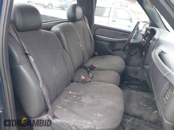 2000 Chevrolet Silverado 1500 LS with VIN 1GCEC14W3YZ104233, listed as a IAAI auction lot 42824914 with Not provided miles and . Bid and sale history available at DreamBid. Image 8.