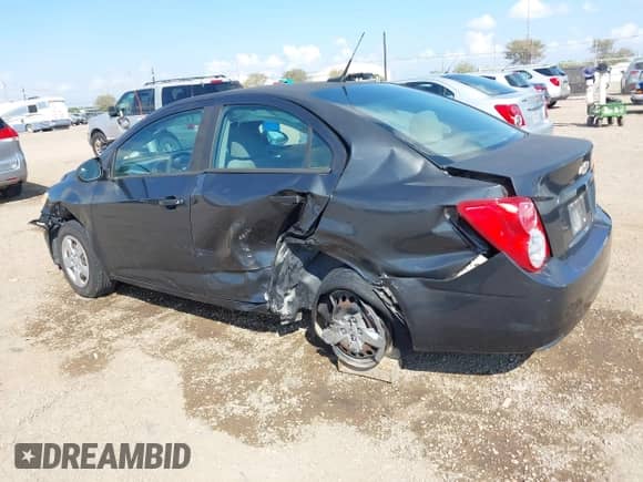 2014 Chevrolet Sonic LS с VIN 1G1JA5SH9E4169623, выставлен на аукционе IAAI как лот 43401298 с пробегом 107 065 миль миль и . История ставок и продаж доступна на DreamBid. Изображение 6.