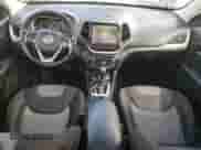 2014 Jeep Cherokee Latitude с VIN 1C4PJMCS5EW260950, выставлен на аукционе Copart как лот 81038435 с пробегом 136 795 миль миль и Чистый • Clean title. История ставок и продаж доступна на DreamBid. Изображение 8.