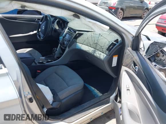 2015 Hyundai Sonata z VIN KMHEC4A43FA134456, wystawiony jako IAAI lot #42531573 z przebiegiem Nie podano mil oraz . Historia ofert i sprzedaży dostępna na DreamBid. Obrazek 5.