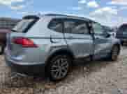 2021 Volkswagen Tiguan S z VIN 3VV0B7AX3MM035862, wystawiony jako Copart lot #65567395 z przebiegiem 65 041 mil mil oraz Szkoda całkowita • Salvage title. Historia ofert i sprzedaży dostępna na DreamBid. Obrazek 3.