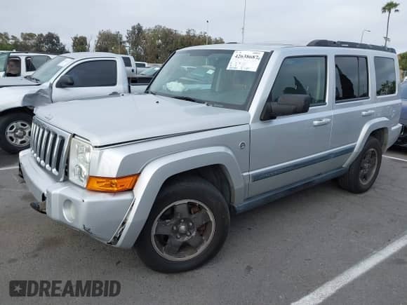 2008 Jeep Commander Sport с VIN 1J8HG48N98C155848, выставлен на аукционе IAAI как лот 42638687 с пробегом 187 943 миль миль и . История ставок и продаж доступна на DreamBid. Изображение 2.