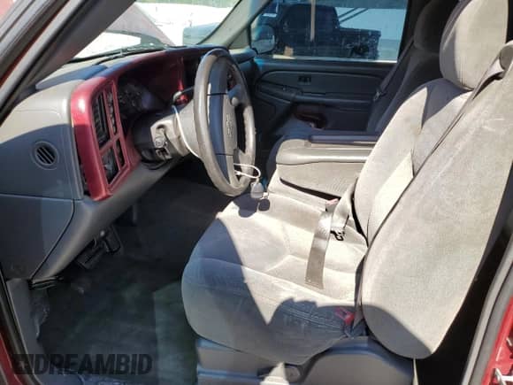 2004 Chevrolet Silverado 1500 LT с VIN 1GCEK19T54E281708, выставлен на аукционе Copart как лот 70630235 с пробегом 230 143 миль миль и На запчасти • Non repairable. История ставок и продаж доступна на DreamBid. Изображение 7.