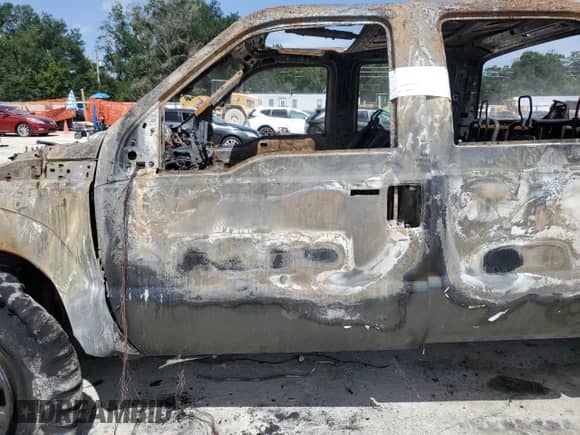 2015 Ford F-250 Lariat с VIN 1FT7W2BT0FEC50088, выставлен на аукционе Copart как лот 66390845 с пробегом Не указан миль и На запчасти • Non repairable. История ставок и продаж доступна на DreamBid. Изображение 7.