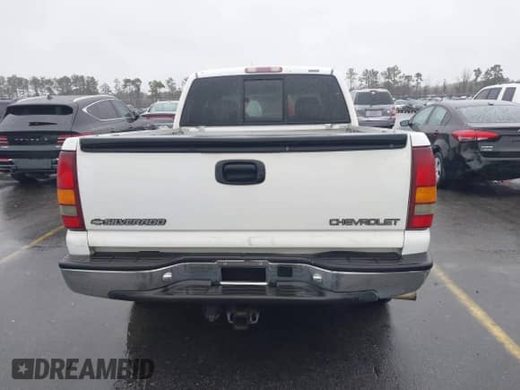 2000 Chevrolet Silverado 1500 LS with VIN 2GCEC19V5Y1274280, listed as a IAAI auction lot 41556445 with 215,935 mi miles and . Bid and sale history available at DreamBid. Image 17.