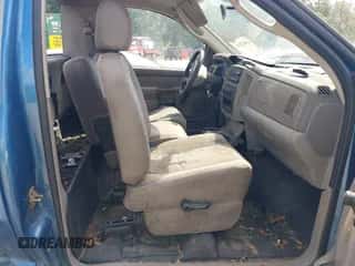 2003 Dodge 1500 ST z VIN 1D7HA16K53J652261, wystawiony jako IAAI lot #43422542 z przebiegiem 285 831 mil mil oraz . Historia ofert i sprzedaży dostępna na DreamBid. Obrazek 5.