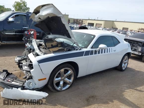 2011 Dodge Challenger R/T z VIN 2B3CJ5DT8BH584532, wystawiony jako IAAI lot #43169985 z przebiegiem Nie podano mil oraz . Historia ofert i sprzedaży dostępna na DreamBid. Obrazek 17.