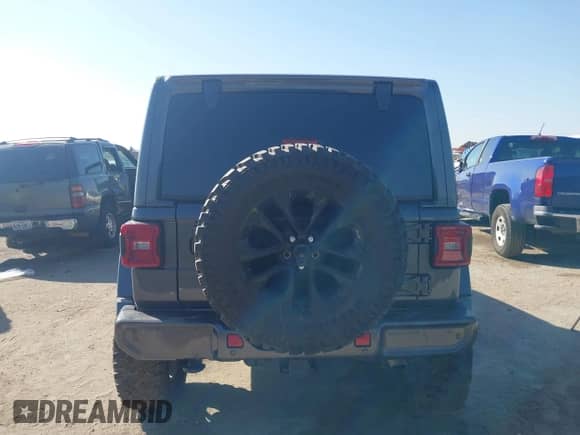 2021 Jeep Wrangler Unlimited Sahara Altitude z VIN 1C4HJXEN9MW618188, wystawiony jako IAAI lot #41674142 z przebiegiem 66 302 mil mil oraz . Historia ofert i sprzedaży dostępna na DreamBid. Obrazek 17.