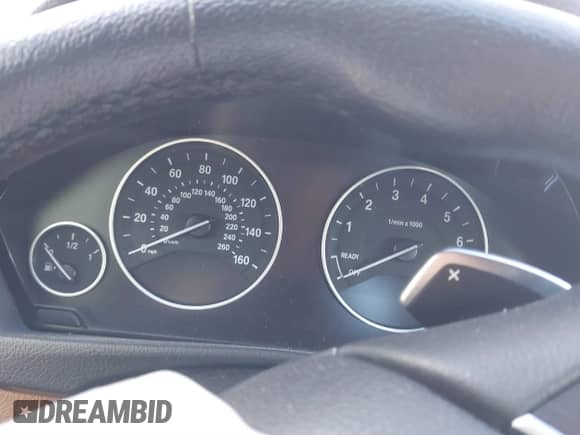 2016 BMW 4 Series 435i xDrive z VIN WBA4B3C5XGG344437, wystawiony jako IAAI lot #41240103 z przebiegiem Nie podano mil oraz . Historia ofert i sprzedaży dostępna na DreamBid. Obrazek 14.